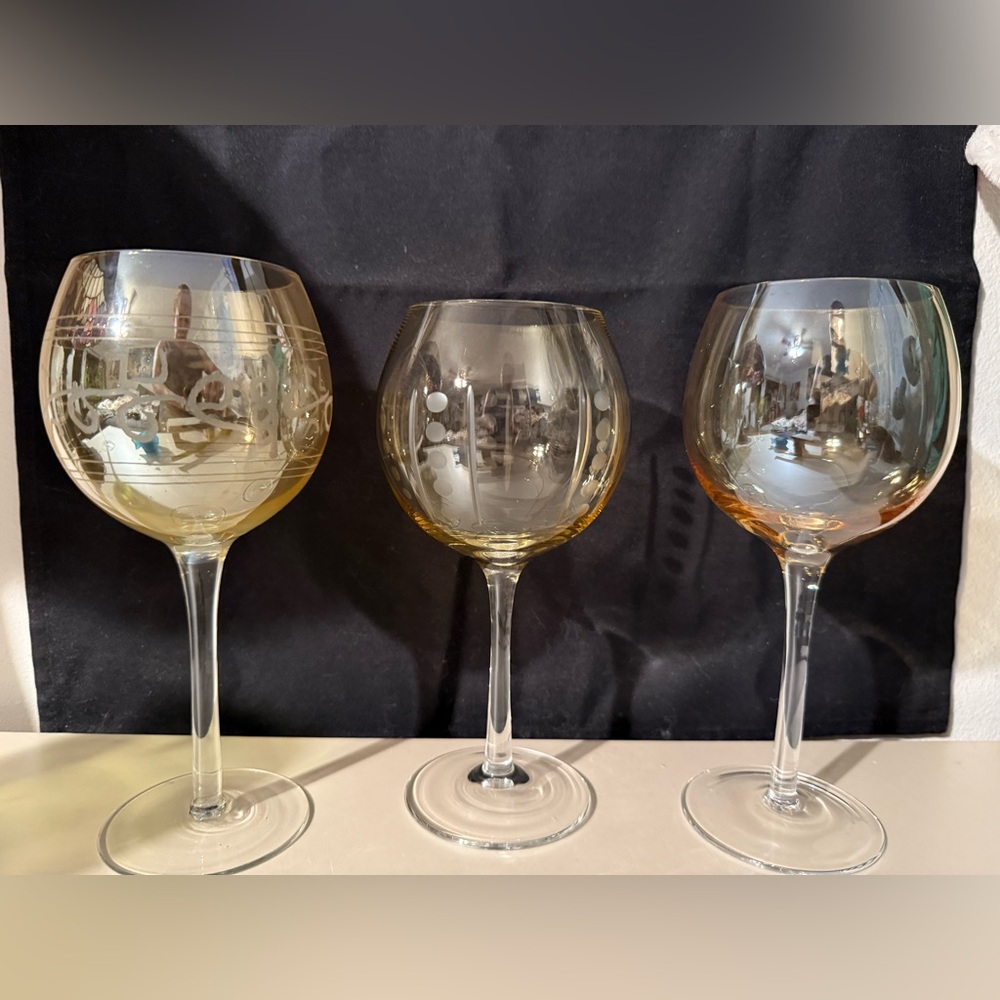 3 Amber balloon, wine glasses. Cristal D'Arques Uptown, Home Essentials Valencia